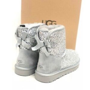 Women ugg boots never worn before !